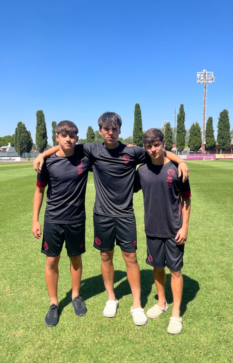 Futbolista esteño ficha por Lanús