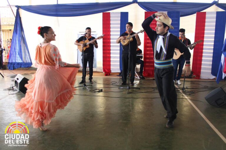 Rinden tributo a los héroes