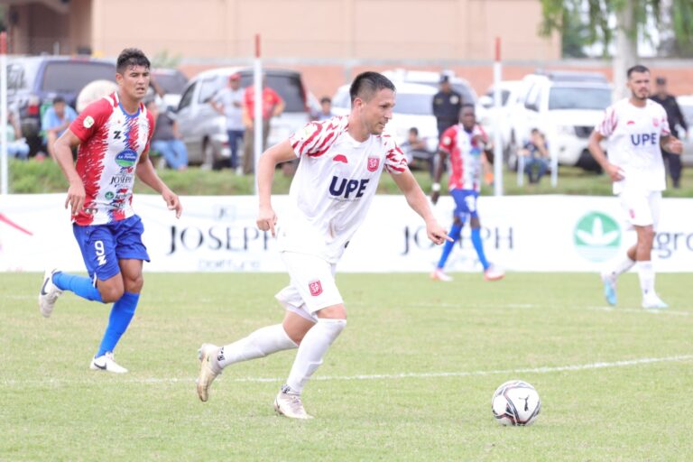 Empate en debut de Battaglia