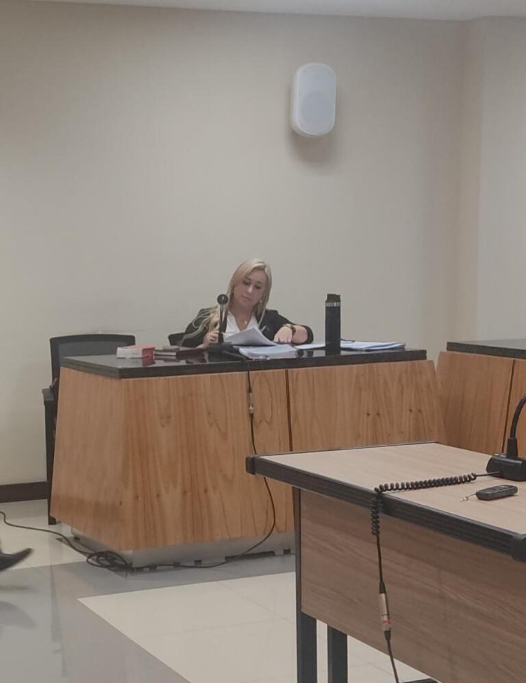 15 años de cárcel por abusar de su hija menor