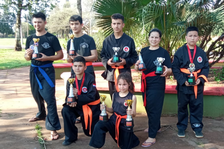 Sobresalen en torneo de artes marciales