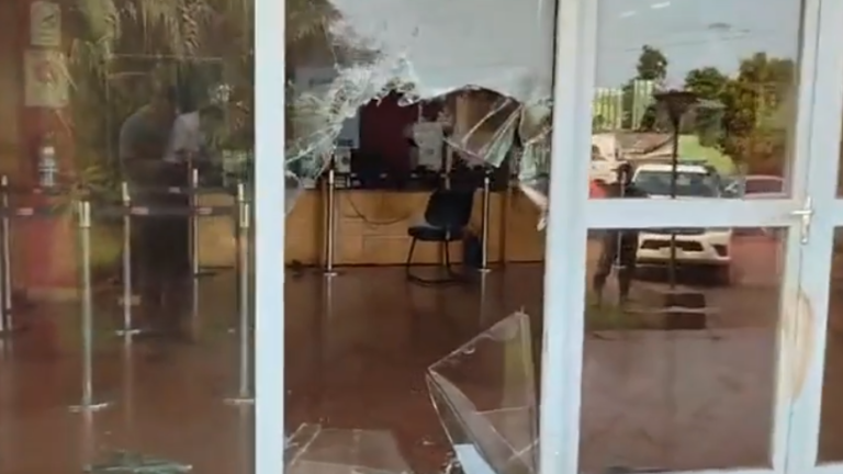 Roban millonaria suma de la ANDE