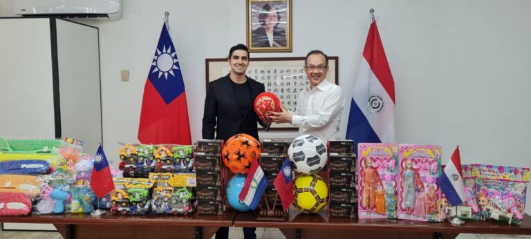 Consulado coopera con la inclusión y alegría de los niños