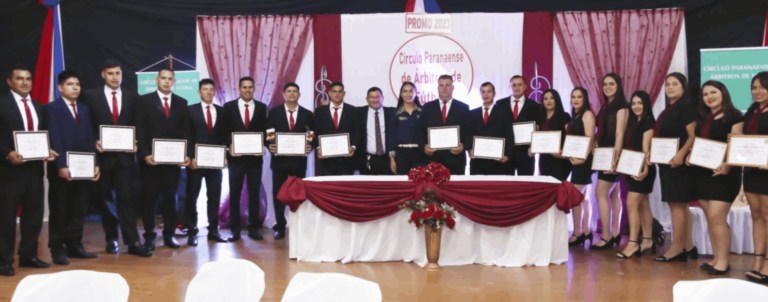 Graduación de árbitros de fútbol y futsal FIFA