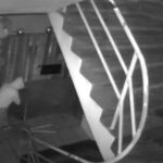 Roban dinero y armas de restaurante  oriental