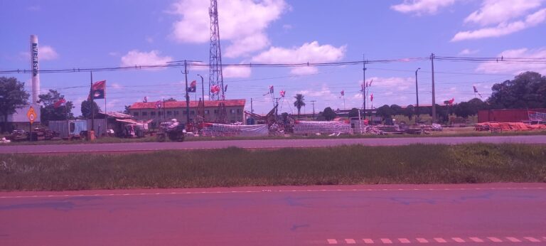 Solicitan despeje de espacio público