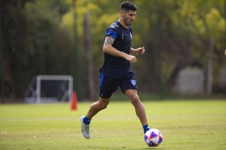 Detienen a futbolista paraguayo