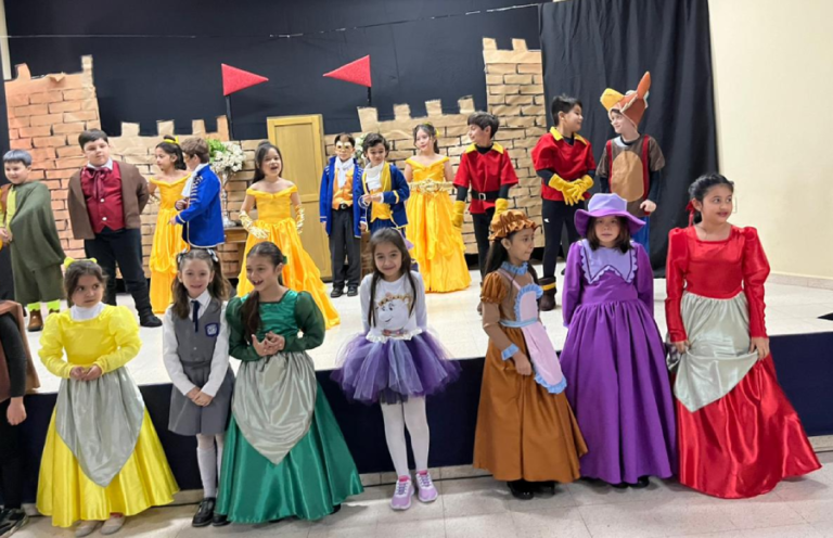 Obras de teatro en el colegio Santa Teresita