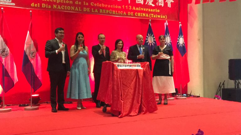 Celebran Día Nacional de Taiwán 