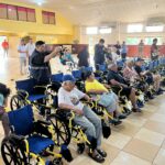 Comunidad taiwanesa dona sillas de ruedas en Franco