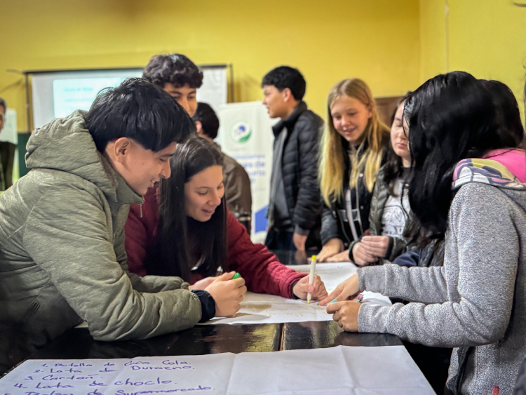 MADES realizó talleres de separación de residuos