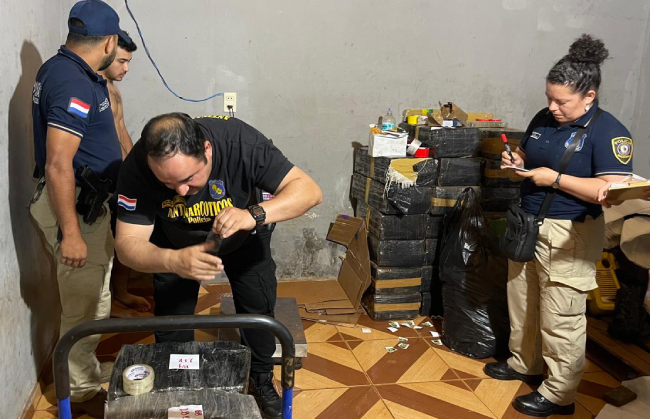 Procesan a hombre por tenencia de 1.000 kilos de drogas