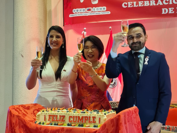 Taiwán celebra la fiesta Doble Diez