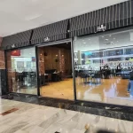 Empleada denuncia que no cobró por trabajar en conocido local gastronómico