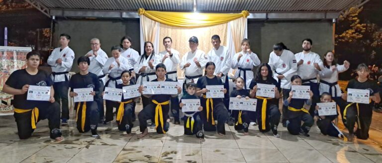 Ceremonia de graduación en Escuela Municipal de Kung Fu
